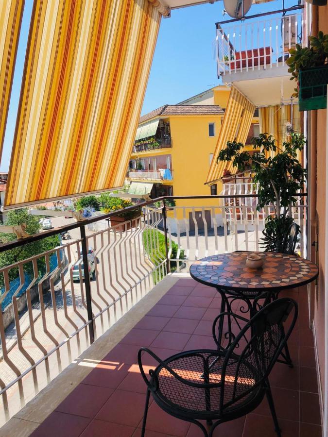 Via Solaro, Appartamento In Pieno Centro Формия Экстерьер фото
